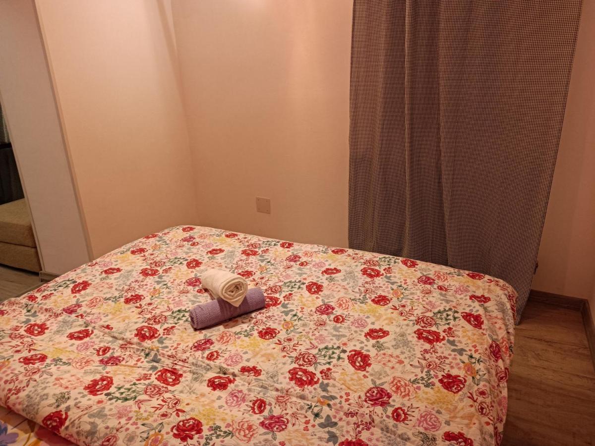 Lux Apartament In The Bubble Of Piata Romana Bucarest Esterno foto